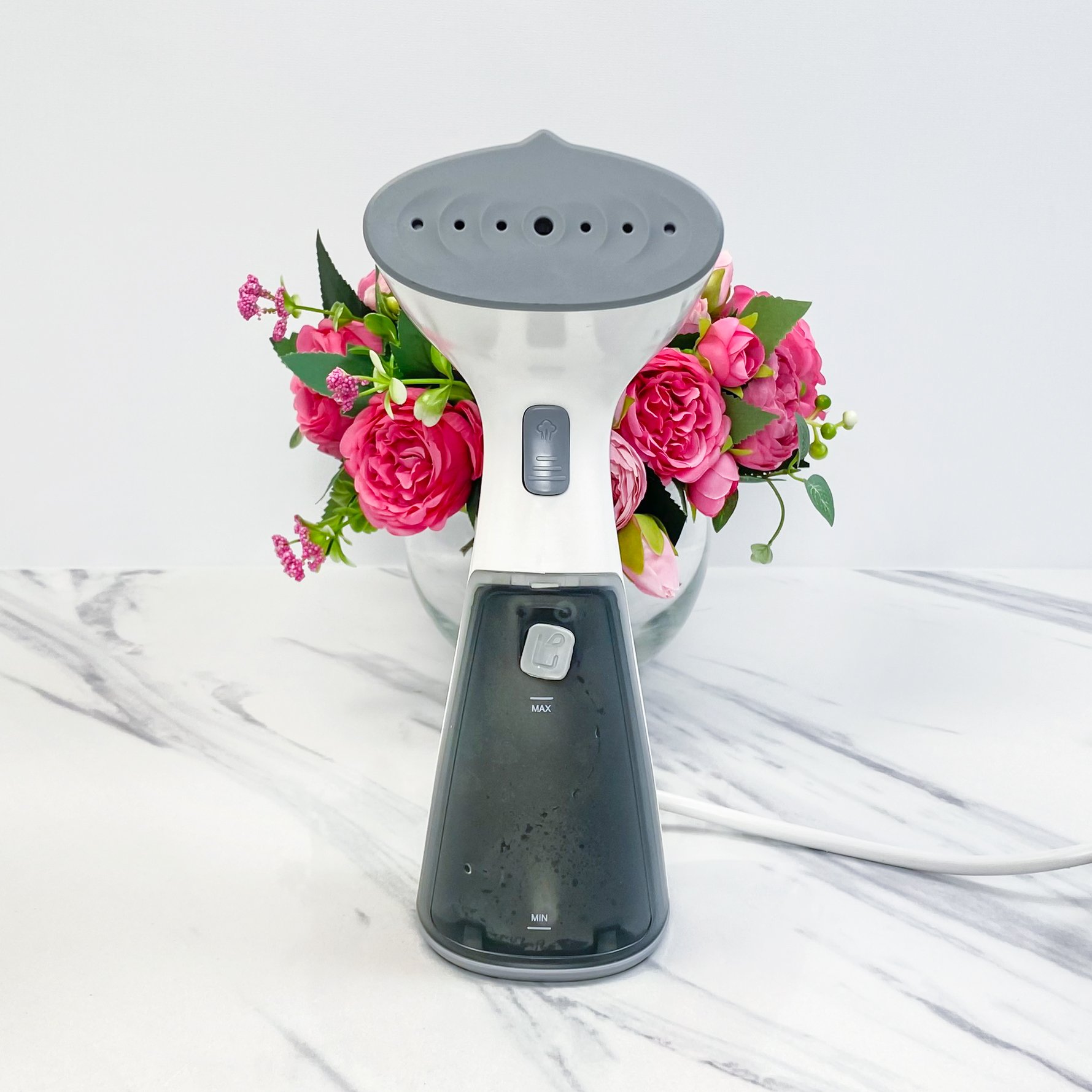 Bàn là hơi nước cầm tay Lock&lock ENI148 - Hàng Chính Hãng