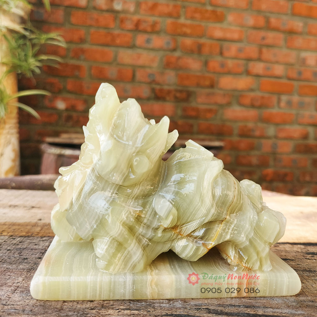 Tượng tỳ hưu phong thủy đá ngọc Pakistan dài 12cm