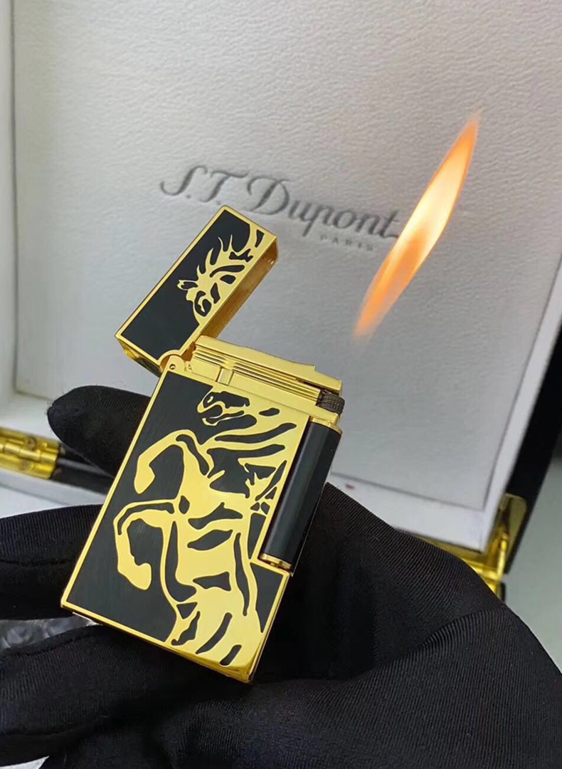 Vỏ Hột Quẹt Bật Lửa Upon Gas Đá D204V Họa Tiết Sơn Mài Ngựa Bản Giới Hạn Màu Vàng - Dùng Gas Đá Cao Cấp