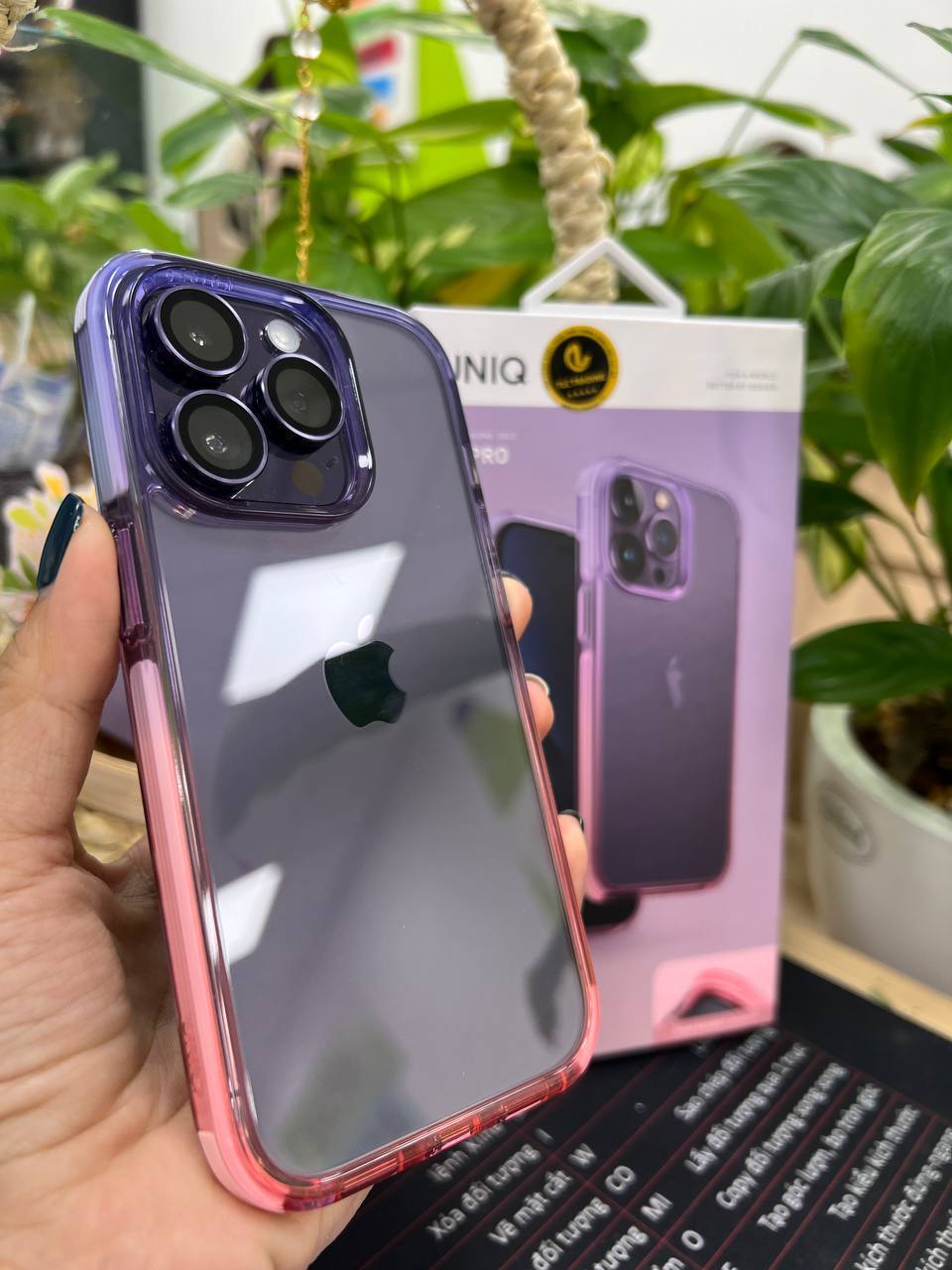 HÀNG CHÍNH HÃNG - Ốp UNIQ Hybrid Combat Duo dành cho iPhone 14 Pro/14 Pro max Được thiết kế với cấu trúc 3 tầng giúp phân tán chấn động trong từng lớp, chống sốc tối đa