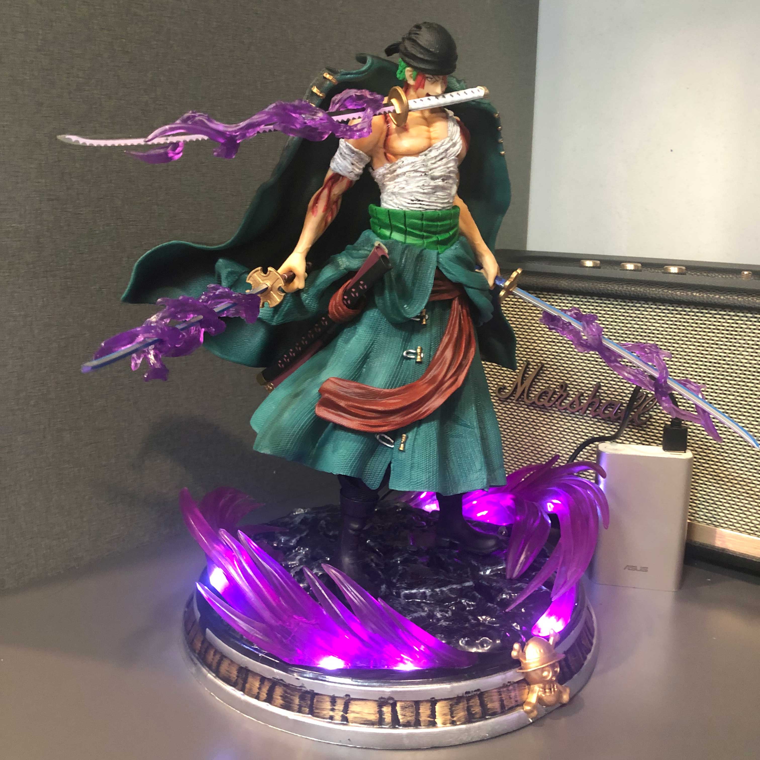 Mô hình Zoro đẫm máu 36 có LED cm - One Piece