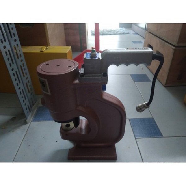 Máy đột lỗ thủy lực 12mm A075-1224