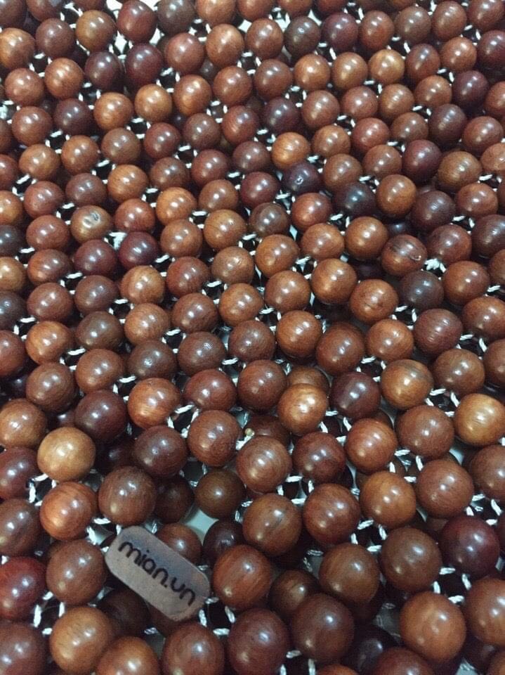 Chiếu hạt gỗ Hương đỏ hạt 12ly - Tặng kèm gối hạt gỗ Bách Xanh