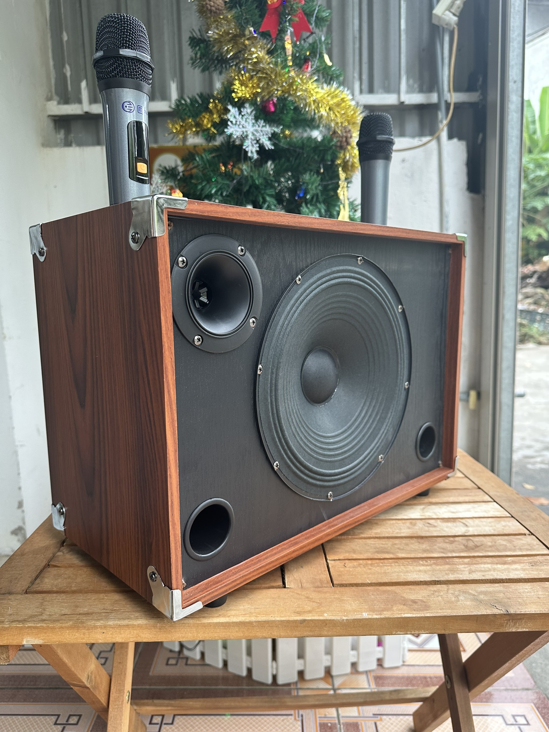 Loa Xách Tay C M audio Model CM-10 bass 25 8 nút điều chỉnh Vỏ gỗ sơn bóng mặt lưới kim loại hàng chính hãng nhập khẩu mẫu mới nhất 2023 bảo hành 6 tháng