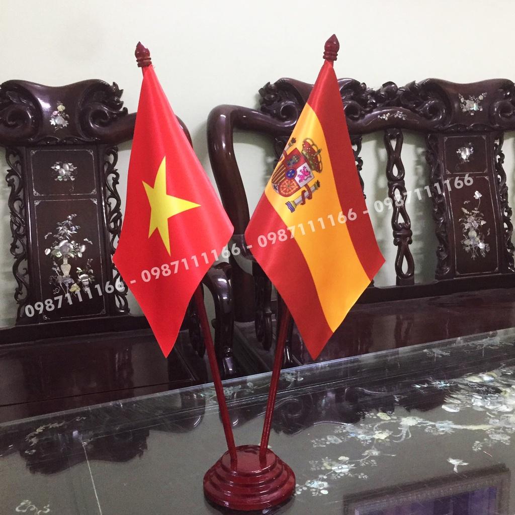 Cờ Để Bàn Đế gỗ Cắm 2 cờ Việt Nam - Tây ban Nha In Kỹ Thuật Số