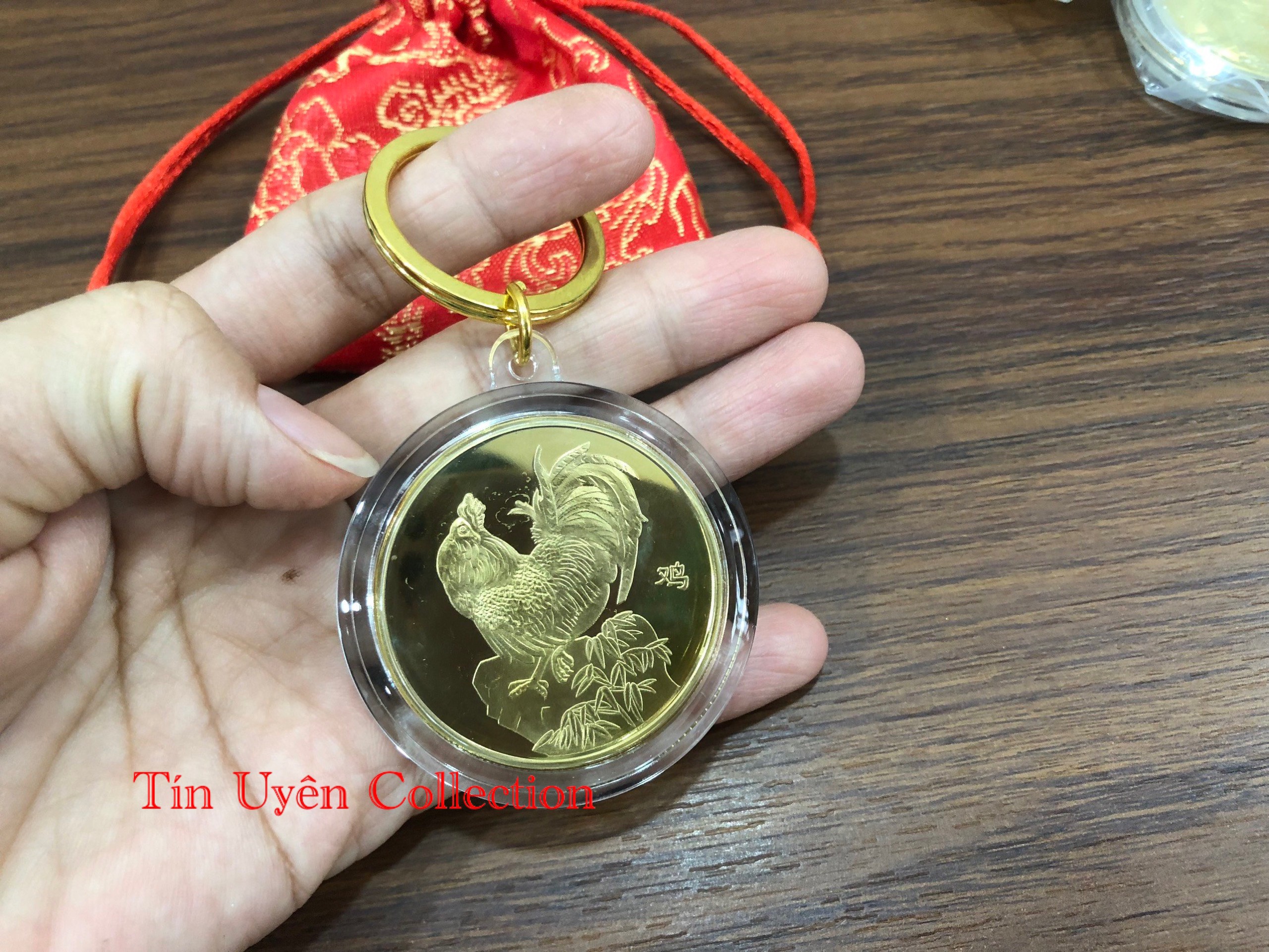 Móc Khóa Đồng Xu Hình Con Gà cho người tuổi Dậu