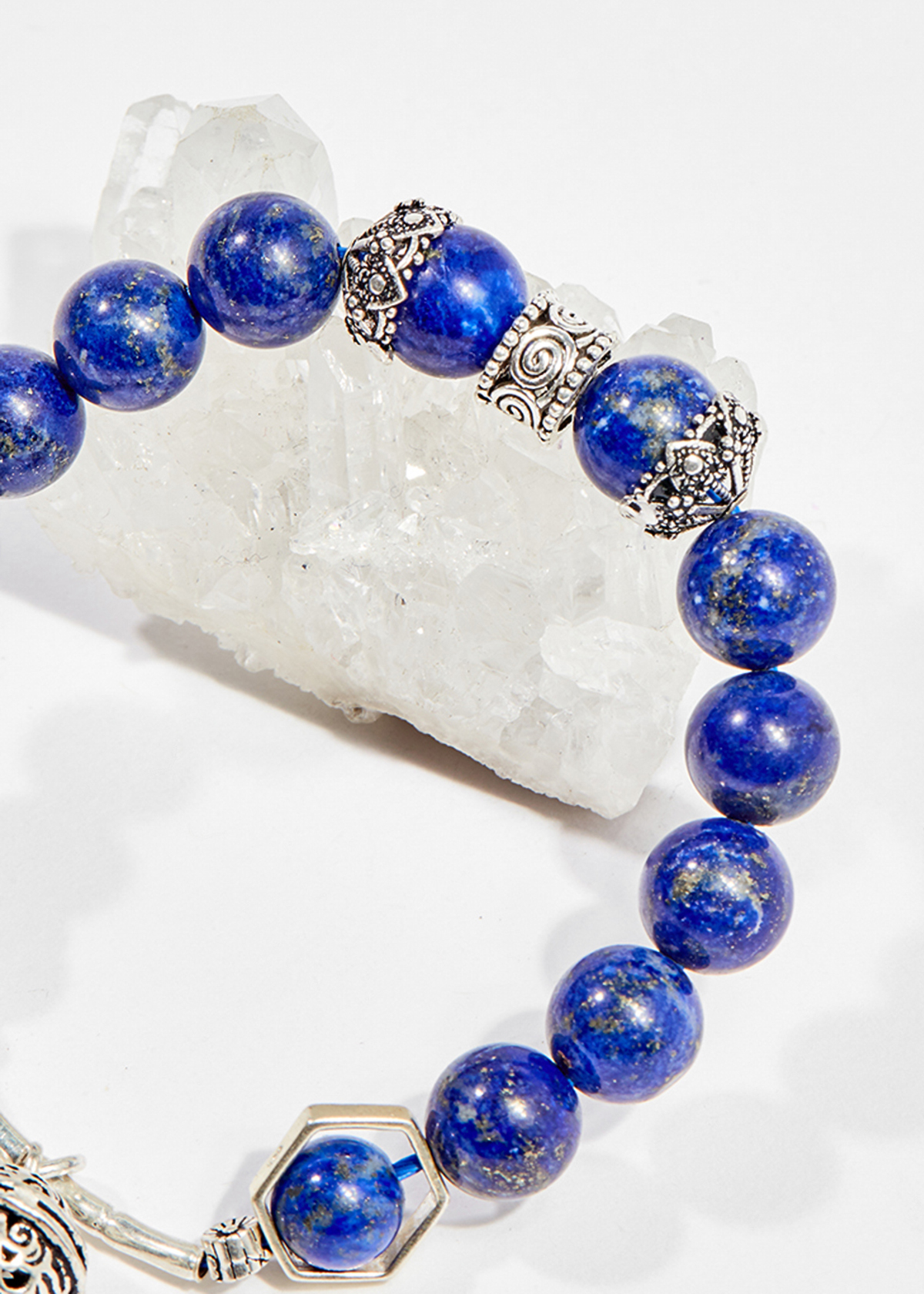 Vòng tay phong thủy nữ đá lapis lazuli charm chuông 8mm mệnh thủy , mộc - Ngọc Quý Gemstones