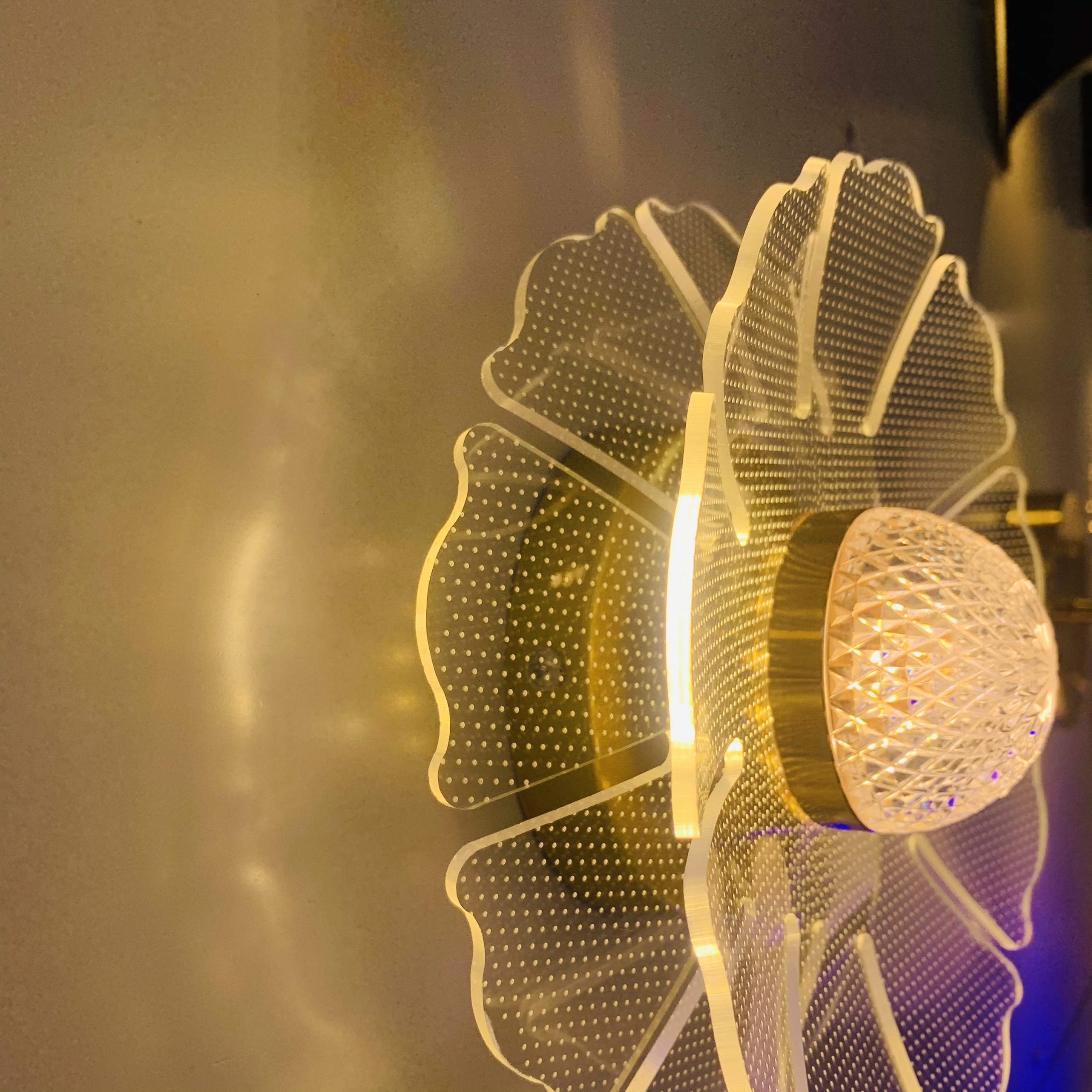 Đèn tường led MONSKY FLOWER 3 chế độ màu ánh sáng hiện đại