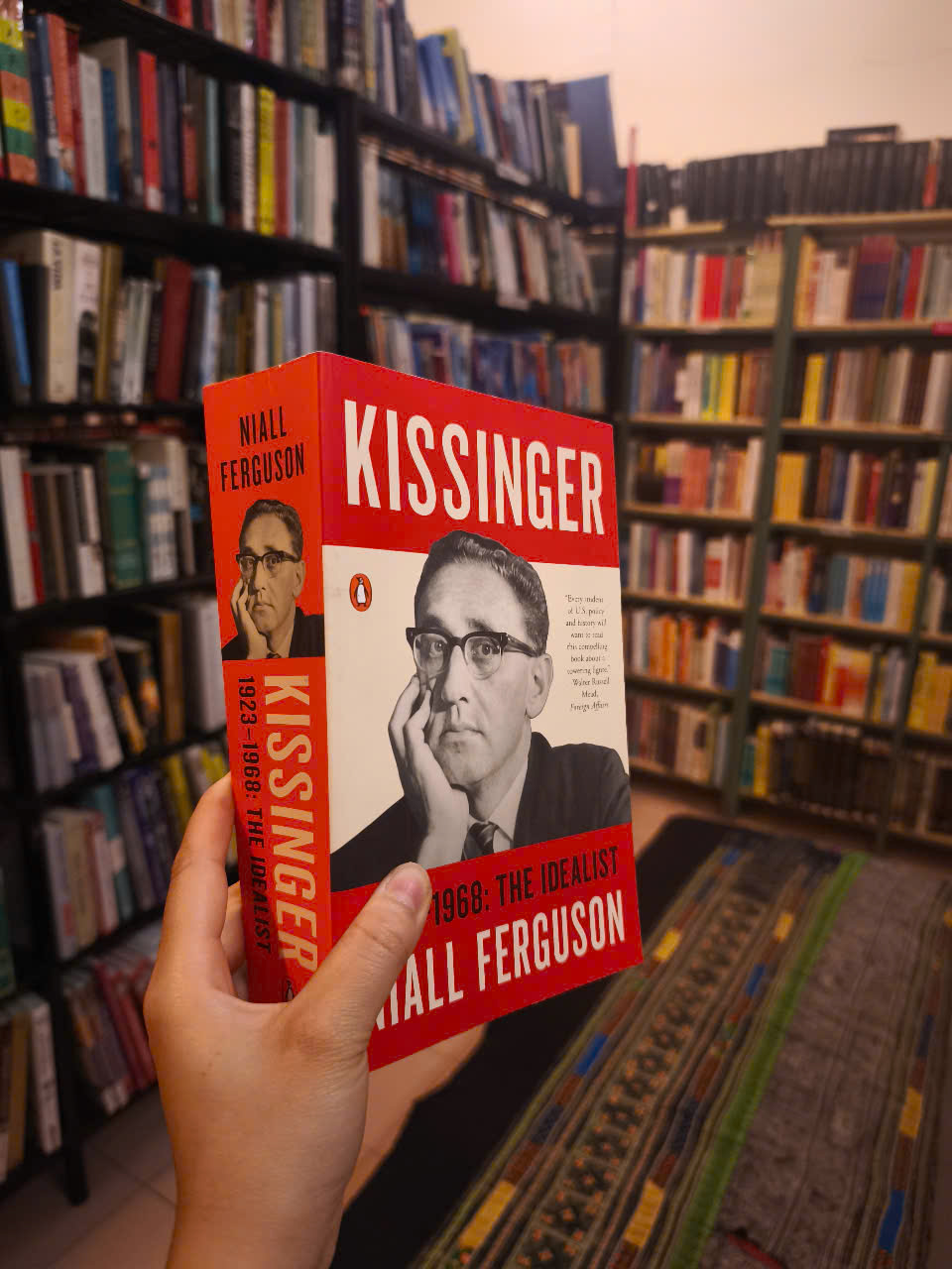 Sách - Kissinger: 1923-1968: The Idealist by Niall Ferguson - Biography /History /Nonfiction in English