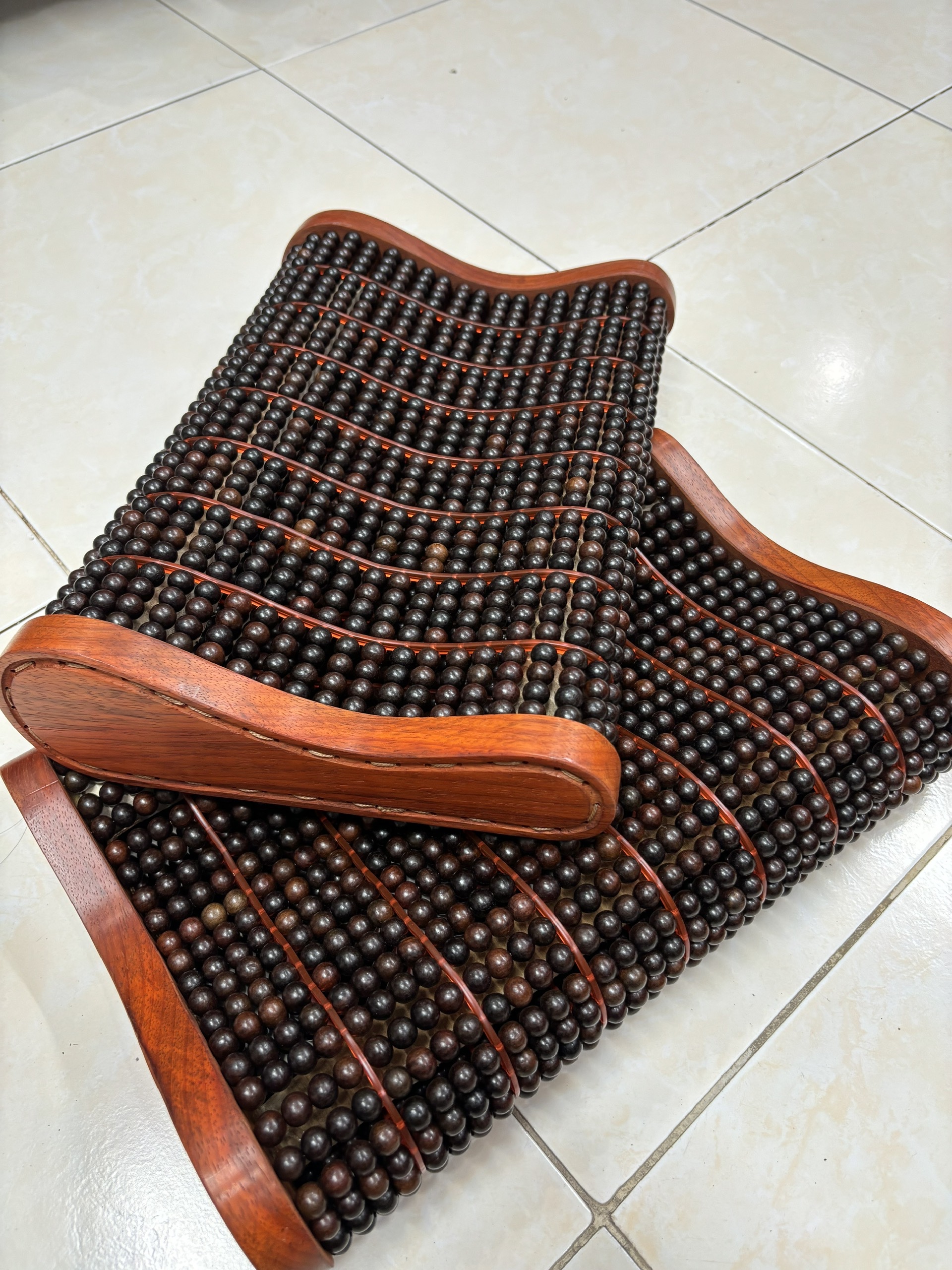 Gối Công Thái Học Gỗ Mun Cao Cấp - Kích Thước 43cmx24cmx8/4cm ( video , hình thật )