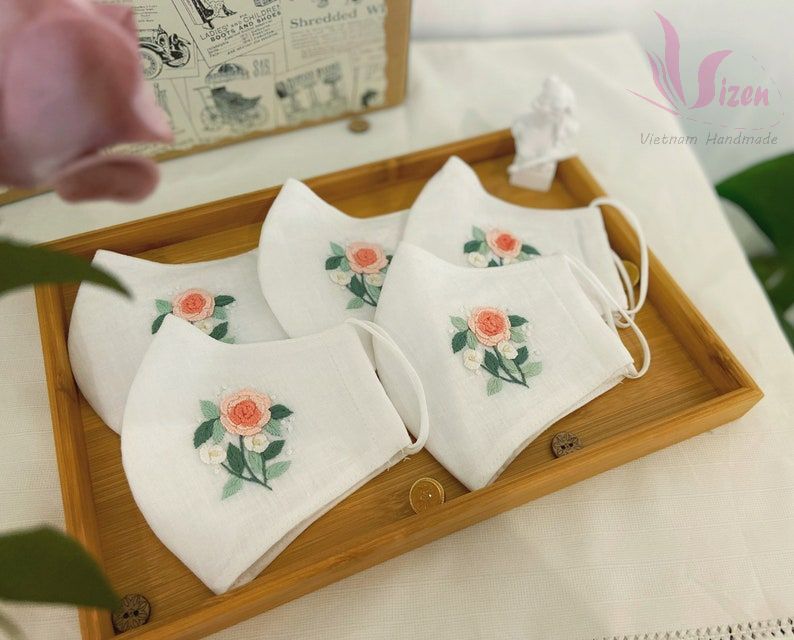 KHẨU TRANG VẢI LINEN TỰ NHIÊN THÊU TAY