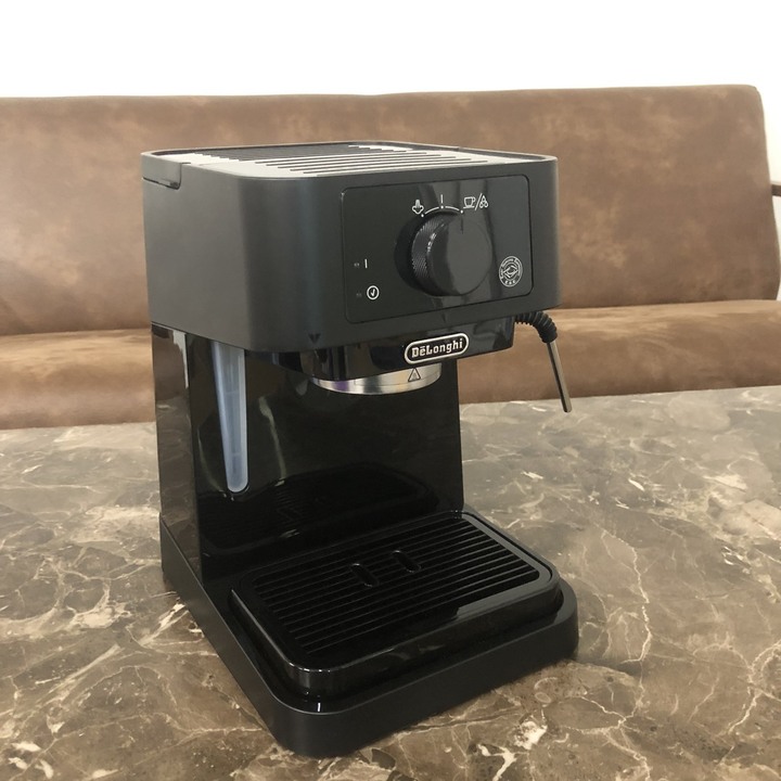 Máy pha cà phê Delonghi EC235.BK công suất 1100W, pha Espresso đánh bọt sữa capuchino, latte - Hàng nhập khẩu