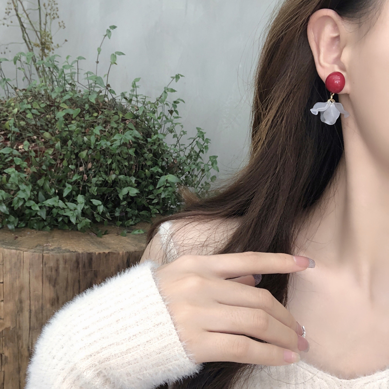 Bông tai nữ, khuyên tai chùm hoa trắng nữ tính H559