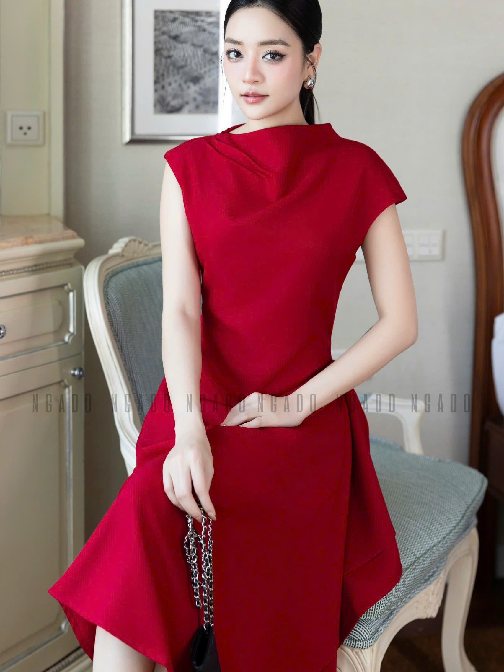 Đầm đỏ cổ cao vạt xéo NGADO
