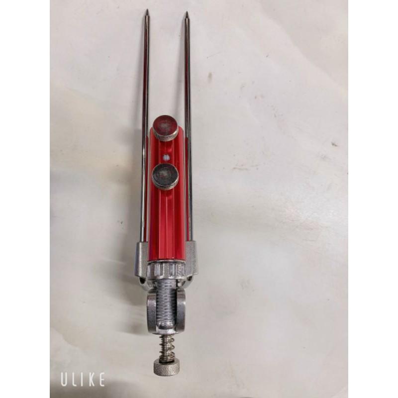 Chân cắm đất xuay 360 độ