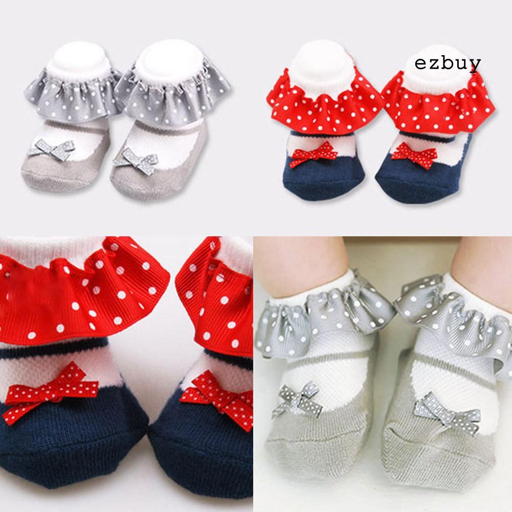 Đôi vớ bằng vải cotton họa tiết chấm bi thời trang dễ thương cho bé