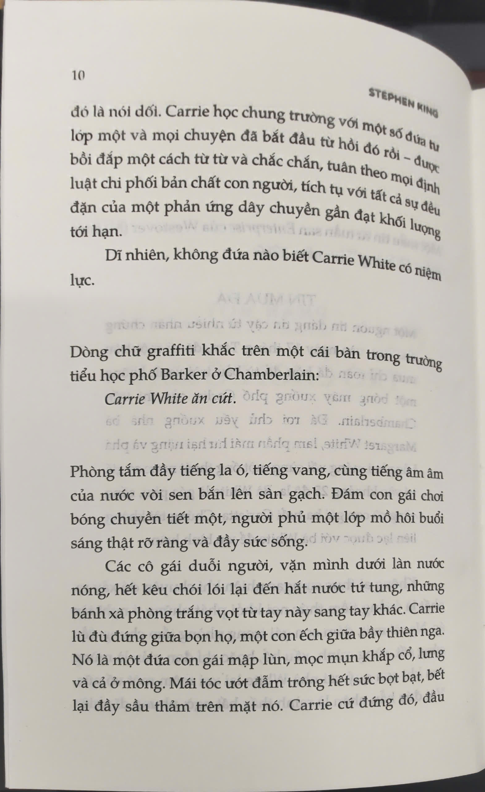 Sách - Carrie - Vũ hội đẫm máu (Stephen King) (Nhã Nam Official)
