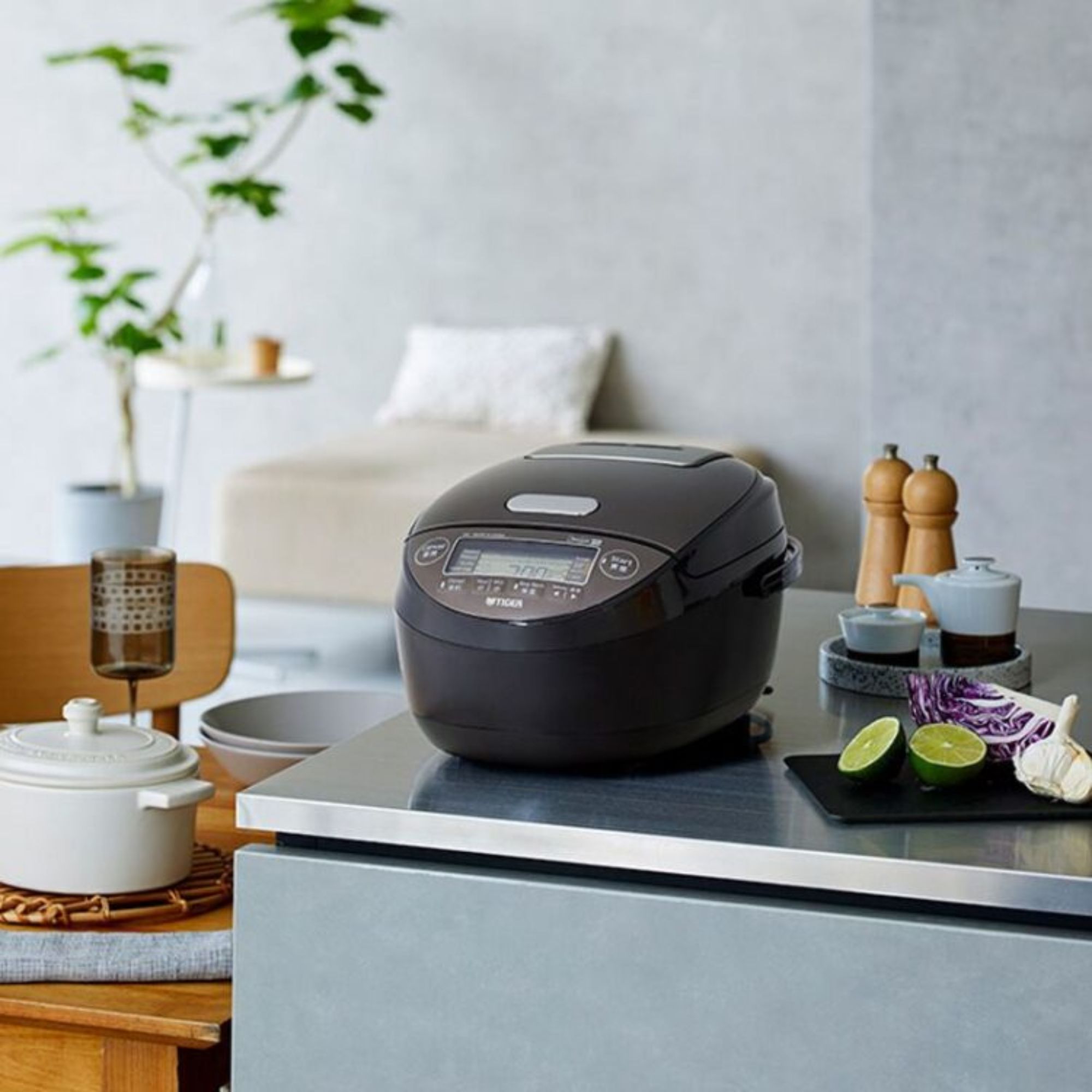 Nồi Cơm Điện Tử Cao Tần Tiger JPK-W18W 1,8 lít - Hàng chính hãng