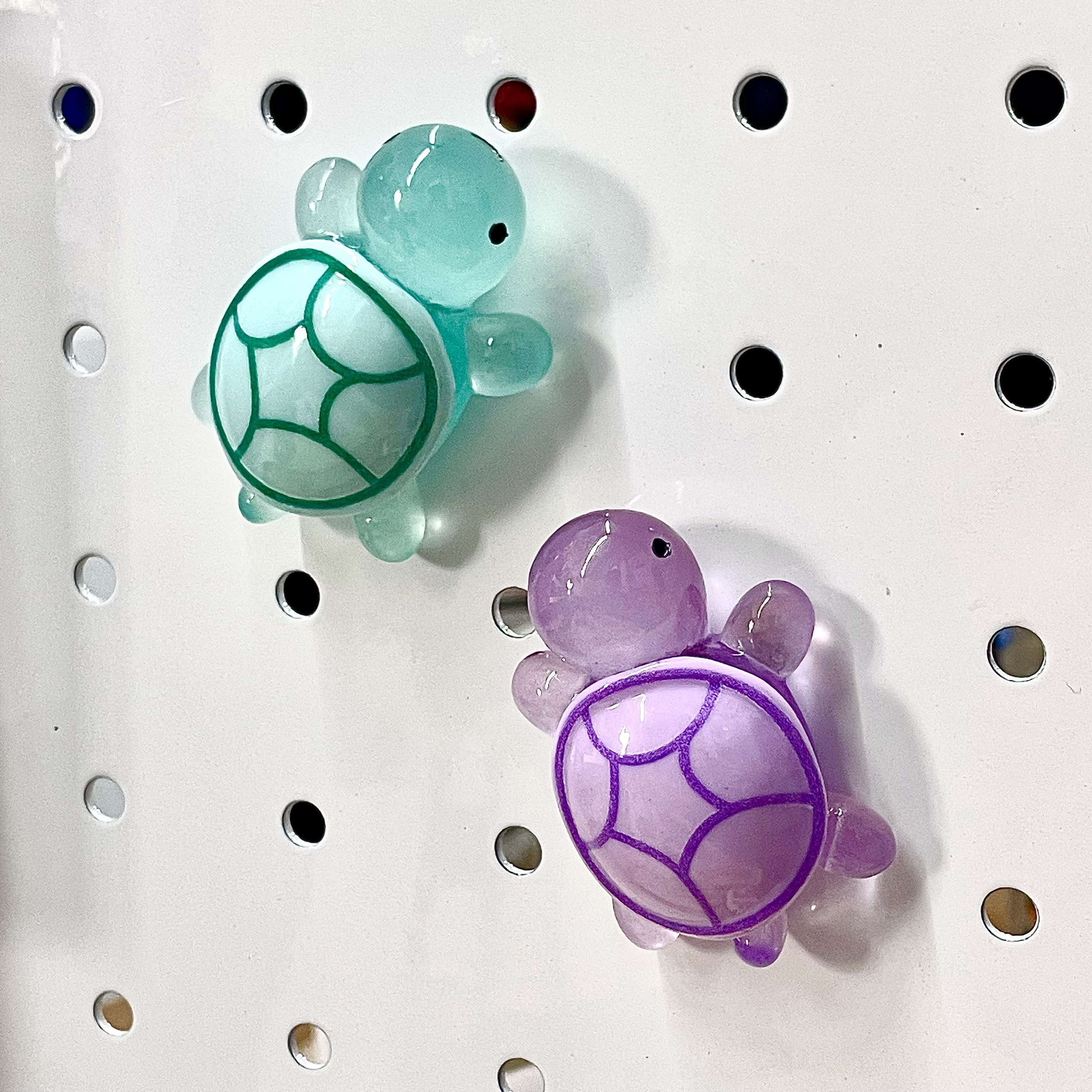 Nam châm siêu mạnh hít tủ lạnh Dola Home charm rùa dạ quang phát sáng làm quà lưu niệm ý nghĩa, đính sticker cute