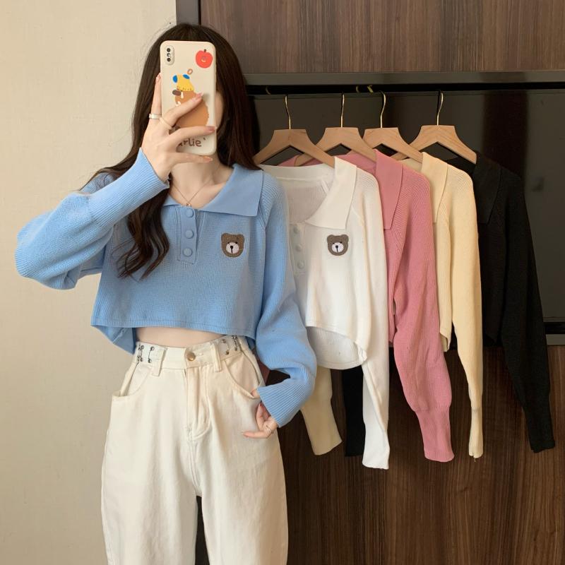 [L2M] Áo len nữ Montoghi dệt kim cổ bẻ TAY DÀI dáng CROPTOP thêu logo GẤU phong cách Hàn Quốc xinh xắn