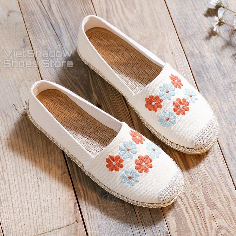 Slip on cói nữ - Giày lười vải thêu hoa - Chất liệu vải bố 4 màu (be), (đen), (xám) và (khaki) - Mã SP X-15