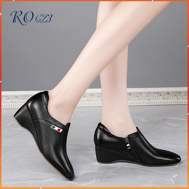 Giày boot nữ cổ thấp 4 phân hàng hiệu rosata hai màu đen trắng dáng thể thao ro623