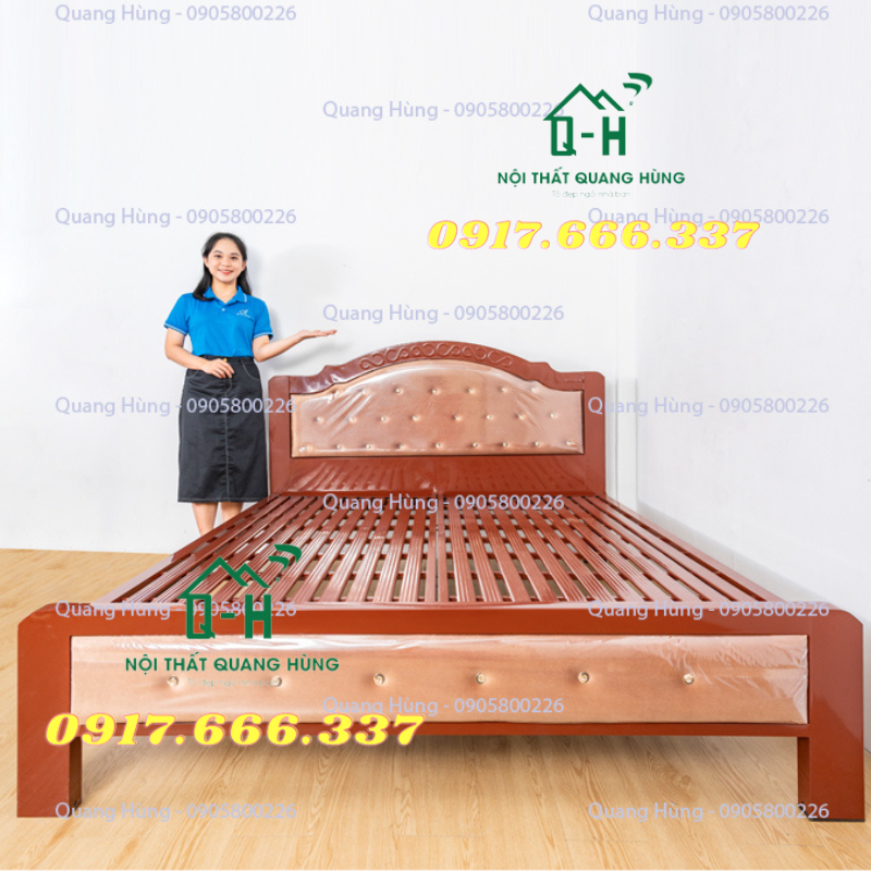 GIƯỜNG SẮT HỘP 5X10  CÓ LỚP NỆM BỌC 2 ĐẦU MÀU NÂU DÀNH CHO GIA ĐÌNH