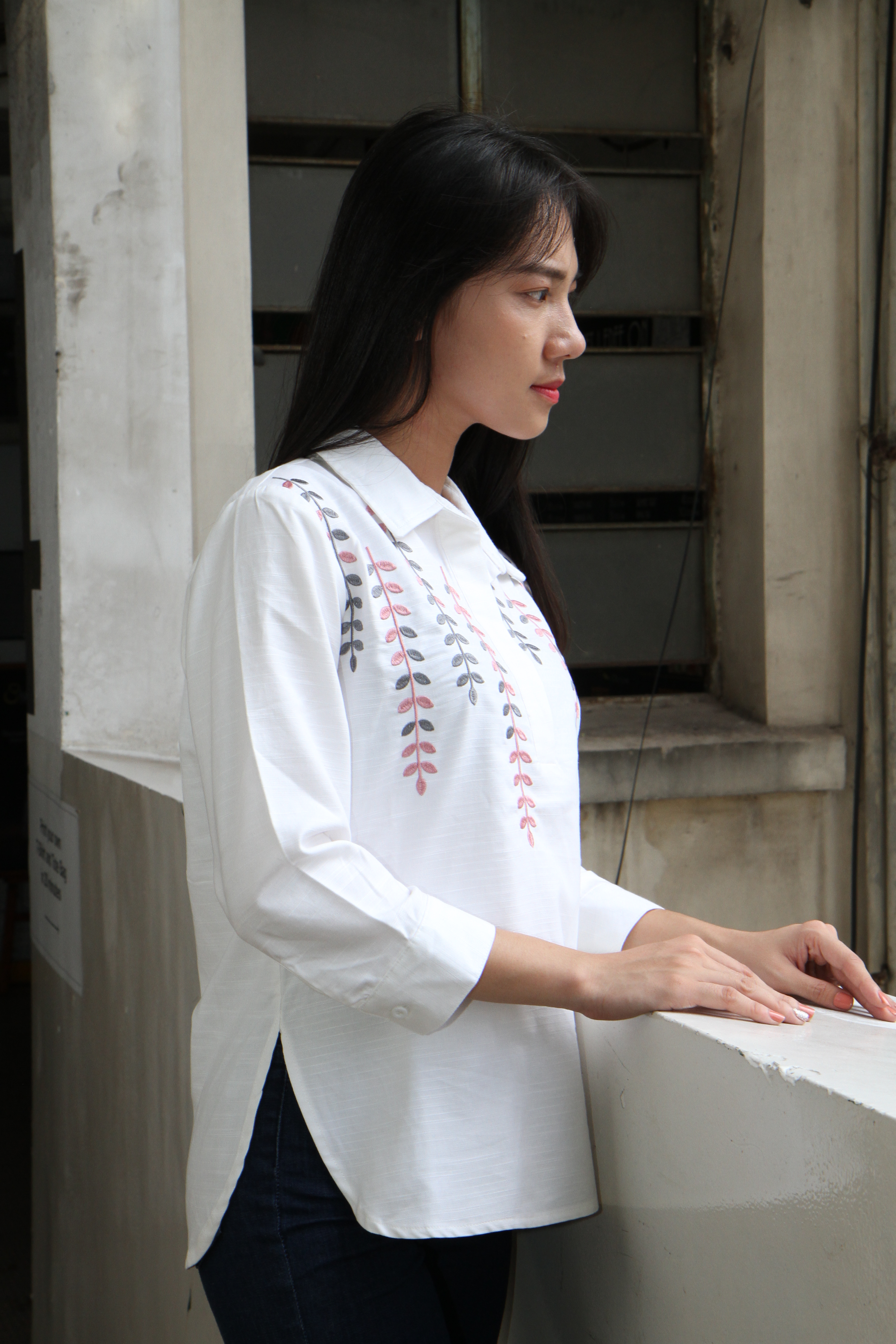 ÁO SƠ MI THÊU LÁ LIỄU