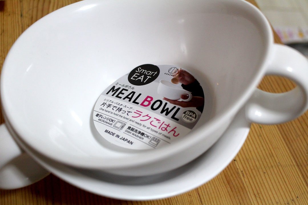 Combo 01 Bát ăn cho bé có quai cầm Kokubo Meal Bowl φ15cm + 01 Cốc nhựa uống nước Nakaya 200ml có nắp silicon mềm - Made in Japan