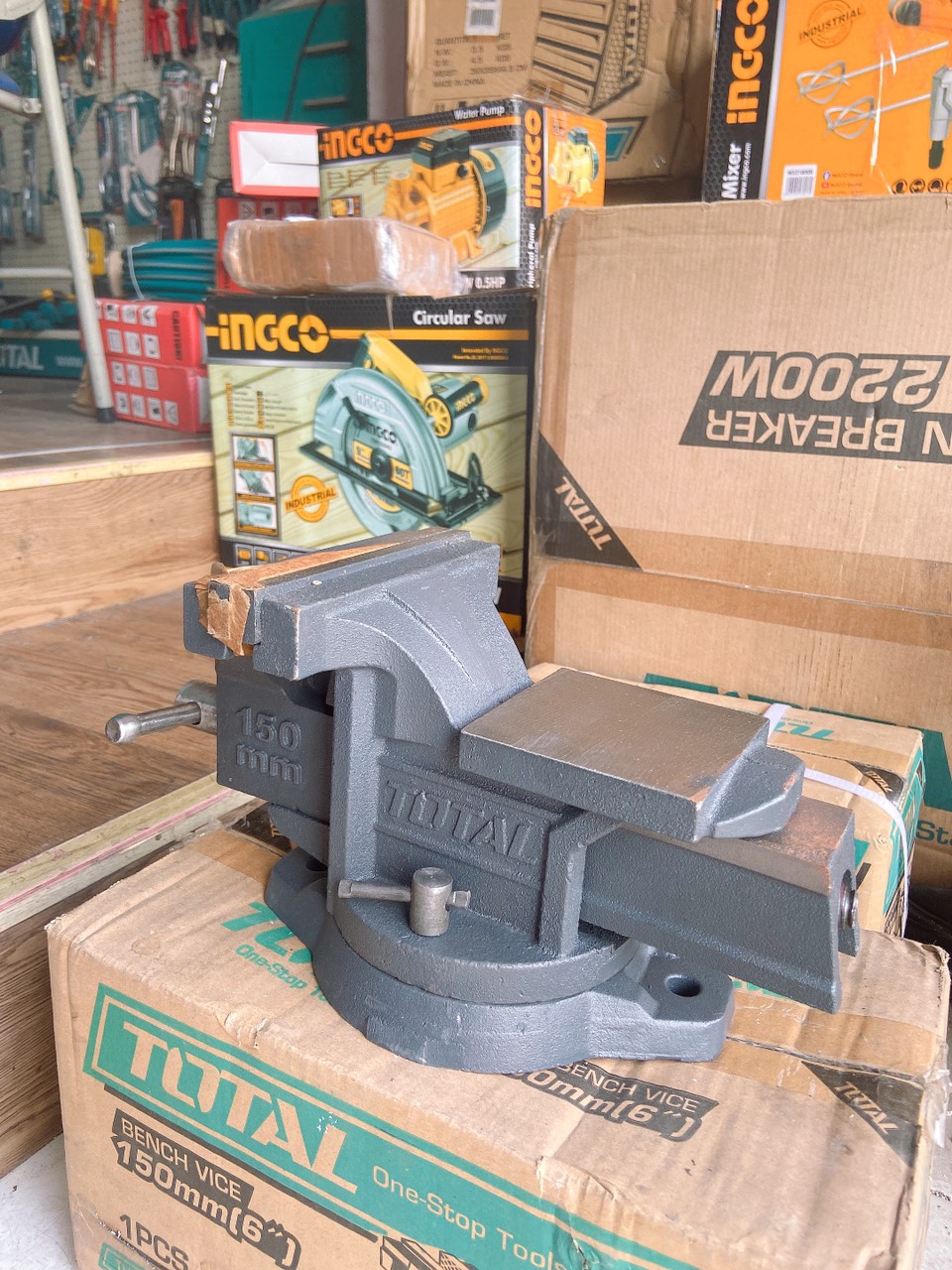 Ê tô kẹp  Total THT6166