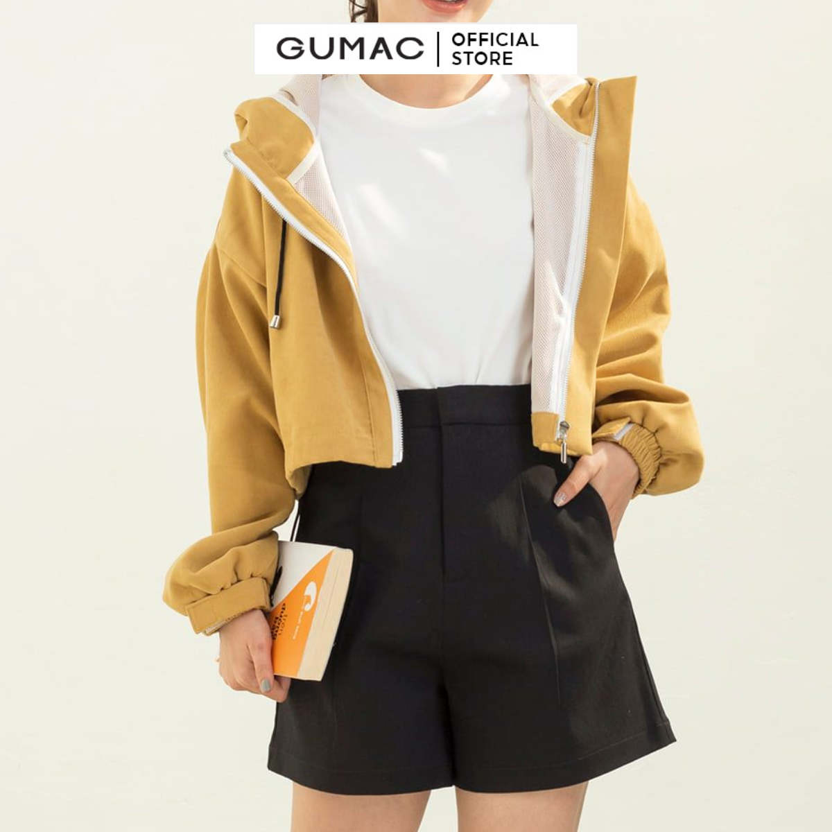 Áo khoác nữ GUMAC AC03050 form Croptop  phối nón trẻ trung