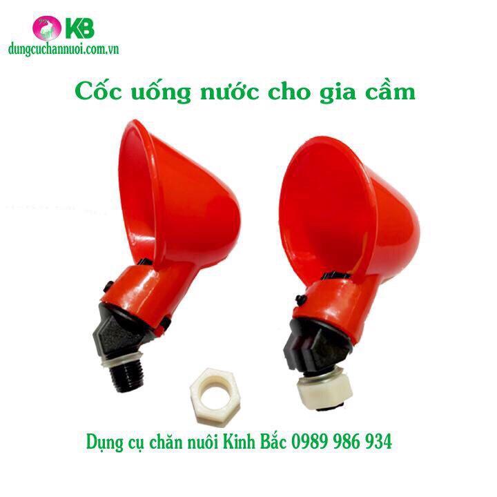 Máng uống nước tự động cho gà ngan vịt dùng hiệu quả