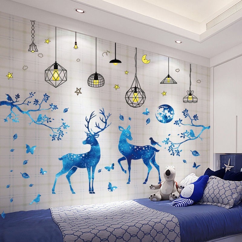 Decal dán tường Chùm đèn sao vàng và Hươu xanh - Hp554