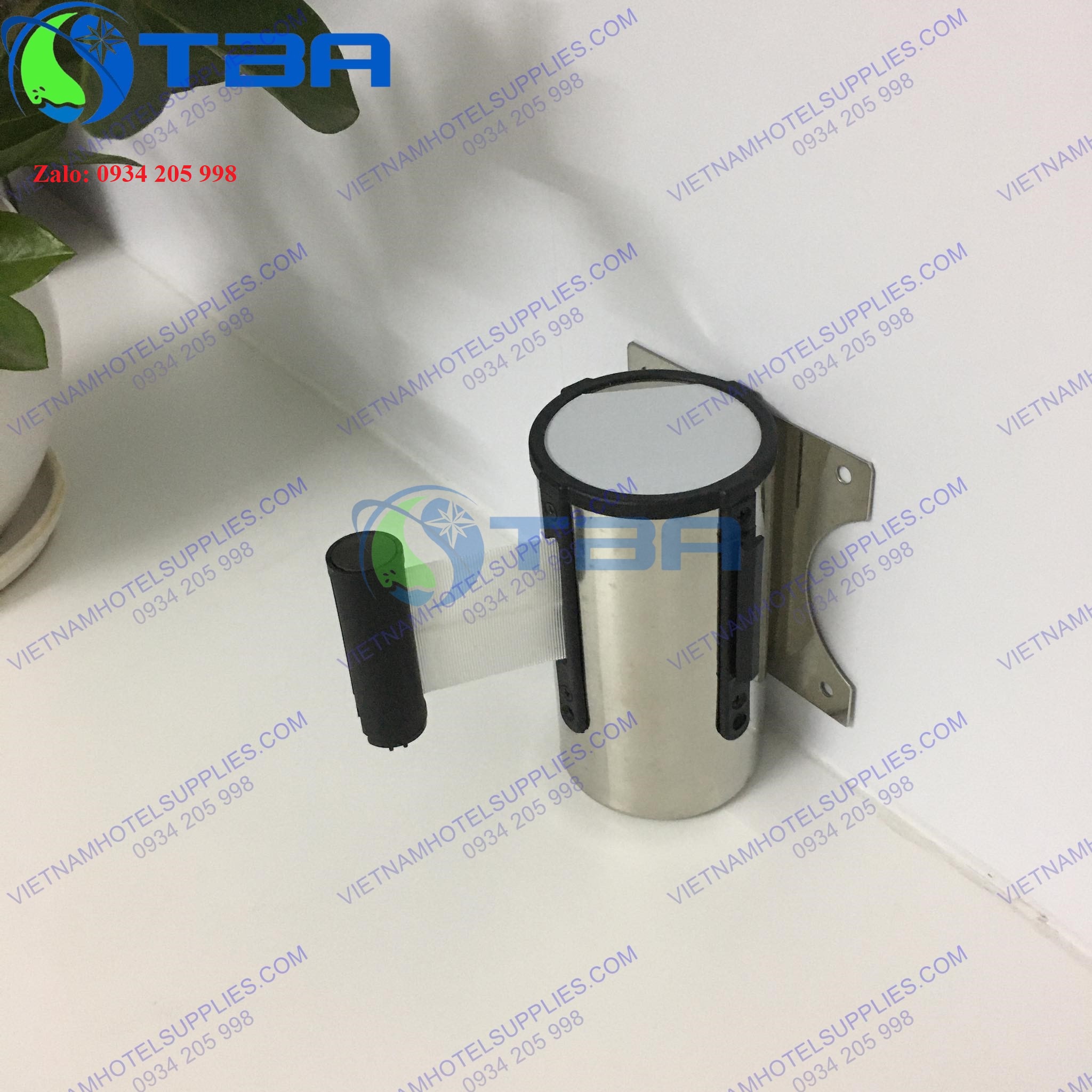 Trụ chắn 5m inox gắn tường dây căng màu trắng chất lượng cao