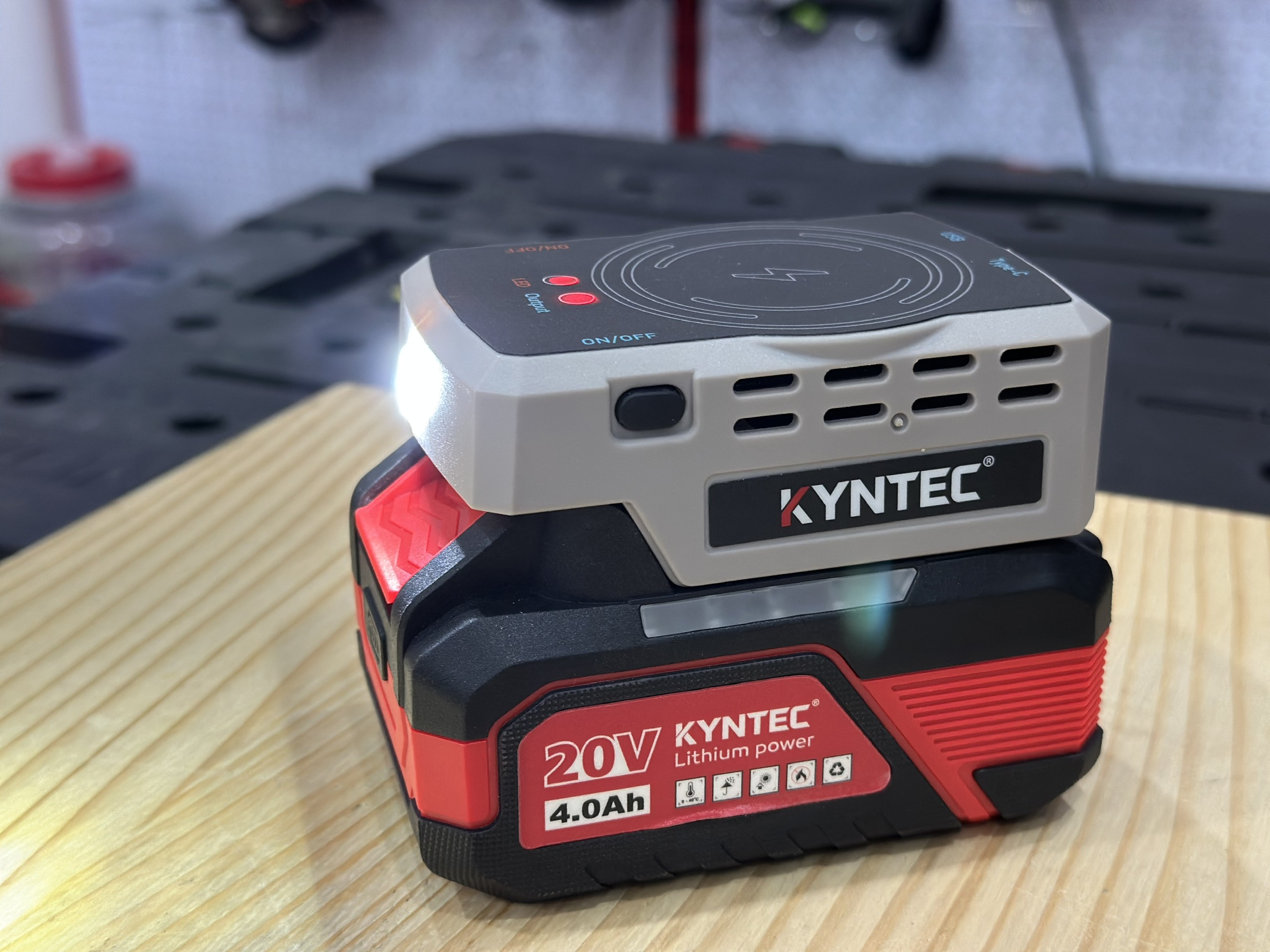 Dock Sạc Không Dây Kynko Kyntec Hàng chính hãng