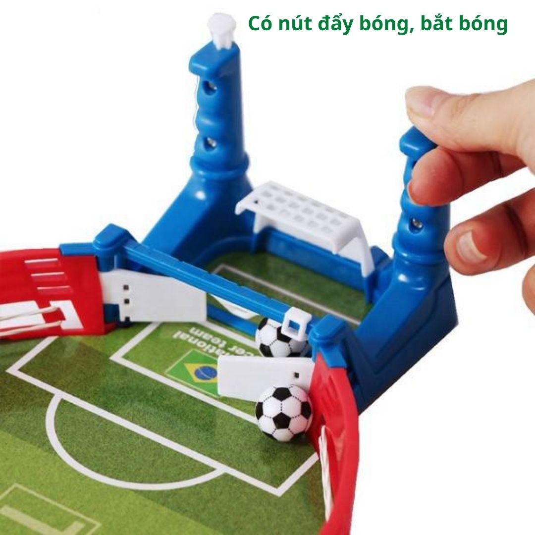 Đồ chơi bóng đá thu nhỏ trên bàn mang đến những phút giây thú vị cho bé và cả gia đình