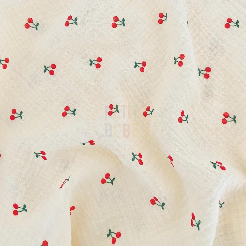 Bộ 4 tấm quây cũi cho bé PETIT BEBE vải muslin họa tiết cherry đỏ êm ái an toàn