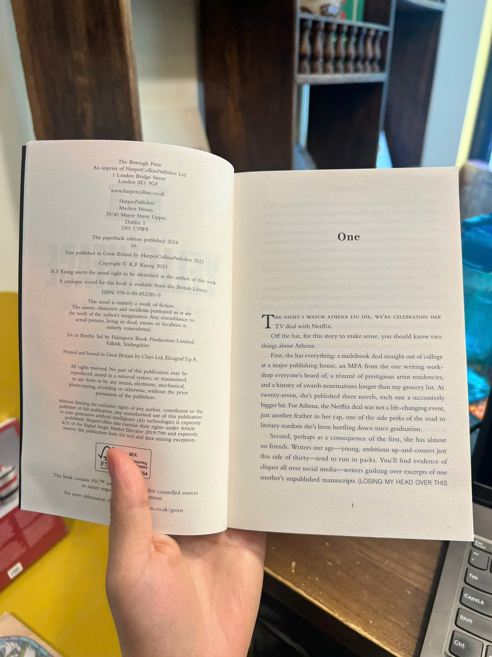 Sách - Yellowface by R.F. Kuang | BookTok / Fiction / Racism / Ngoại văn Nhập khẩu UK