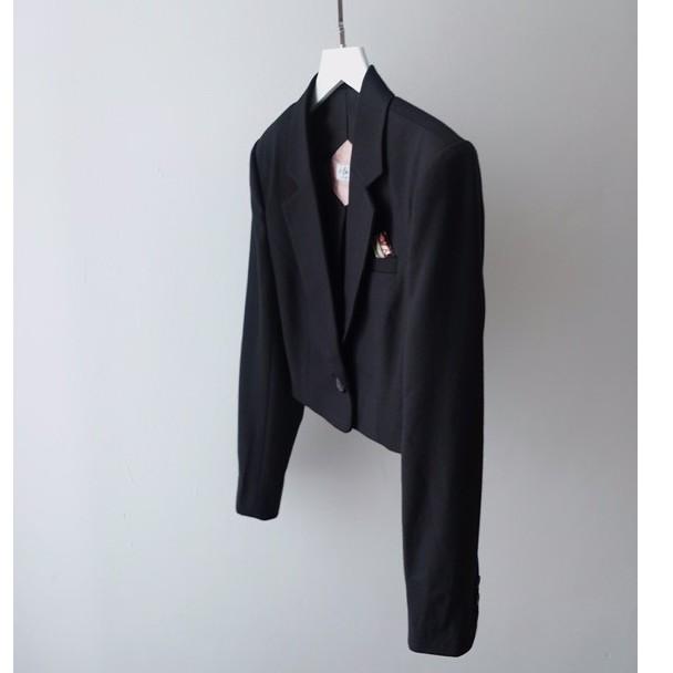 Áo vest blazer màu đen có độn vai, dáng ngắn - Levi Crop Black Blazer - OLALASTUDIO