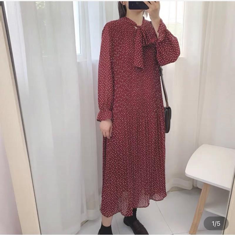 Váy chấm bi cổ nơ