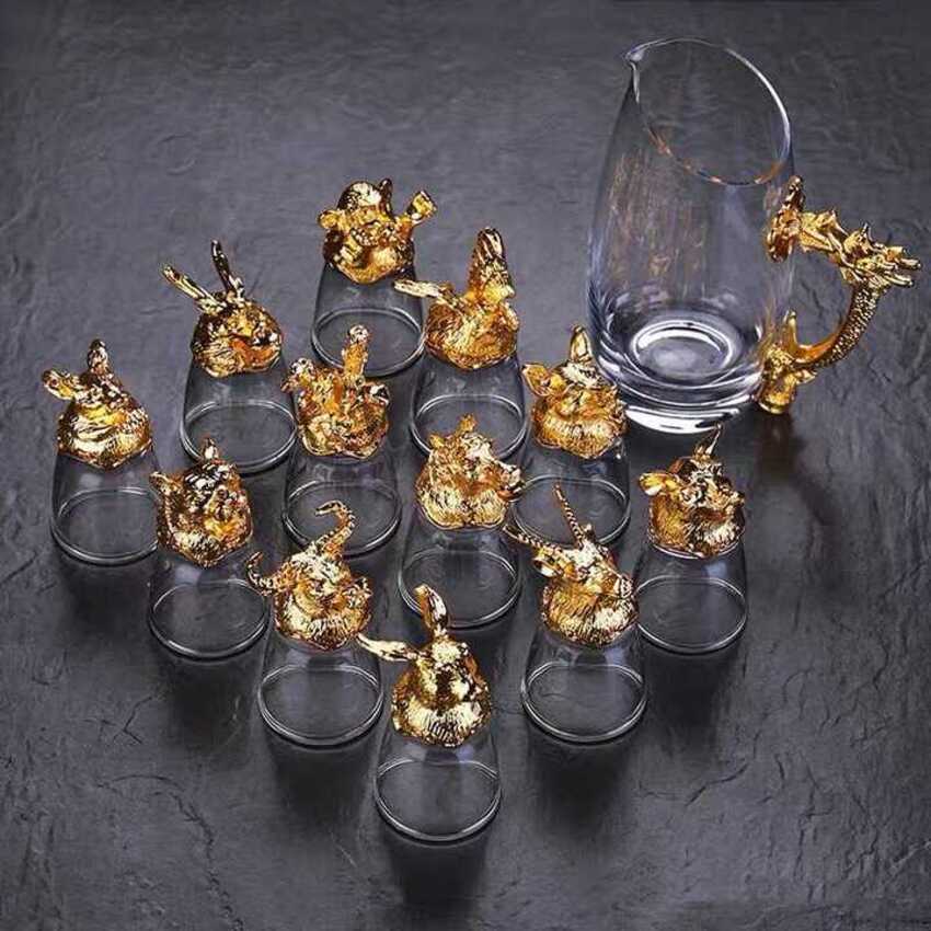 Bộ Ly Rượu 12 Con Giáp ma vàng 18k đựng trong vali da màu đỏ sang trọng - Ly Uống Rượu Nhỏ