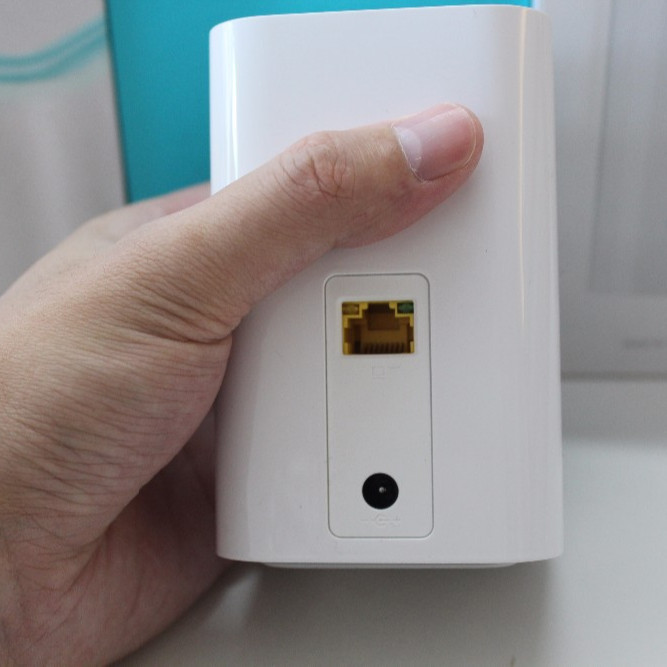 Huawei E5180 Cube 150Mb Bộ Phát Wifi từ Sim 3G 4G Hỗ Trợ 32 Thiết Bị Kết Nối, Có Cổng Lan - Hàng Chính Hãng