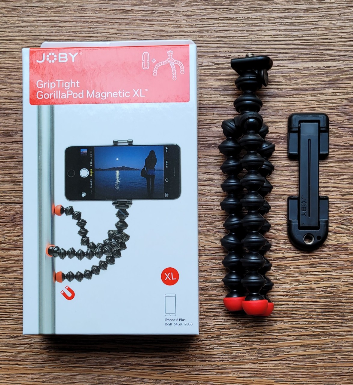 Chân ba để bàn có nam châm cho máy ảnh/điện thoại hiệu Joby GorillaPod Magnetic , hàng chính hãng