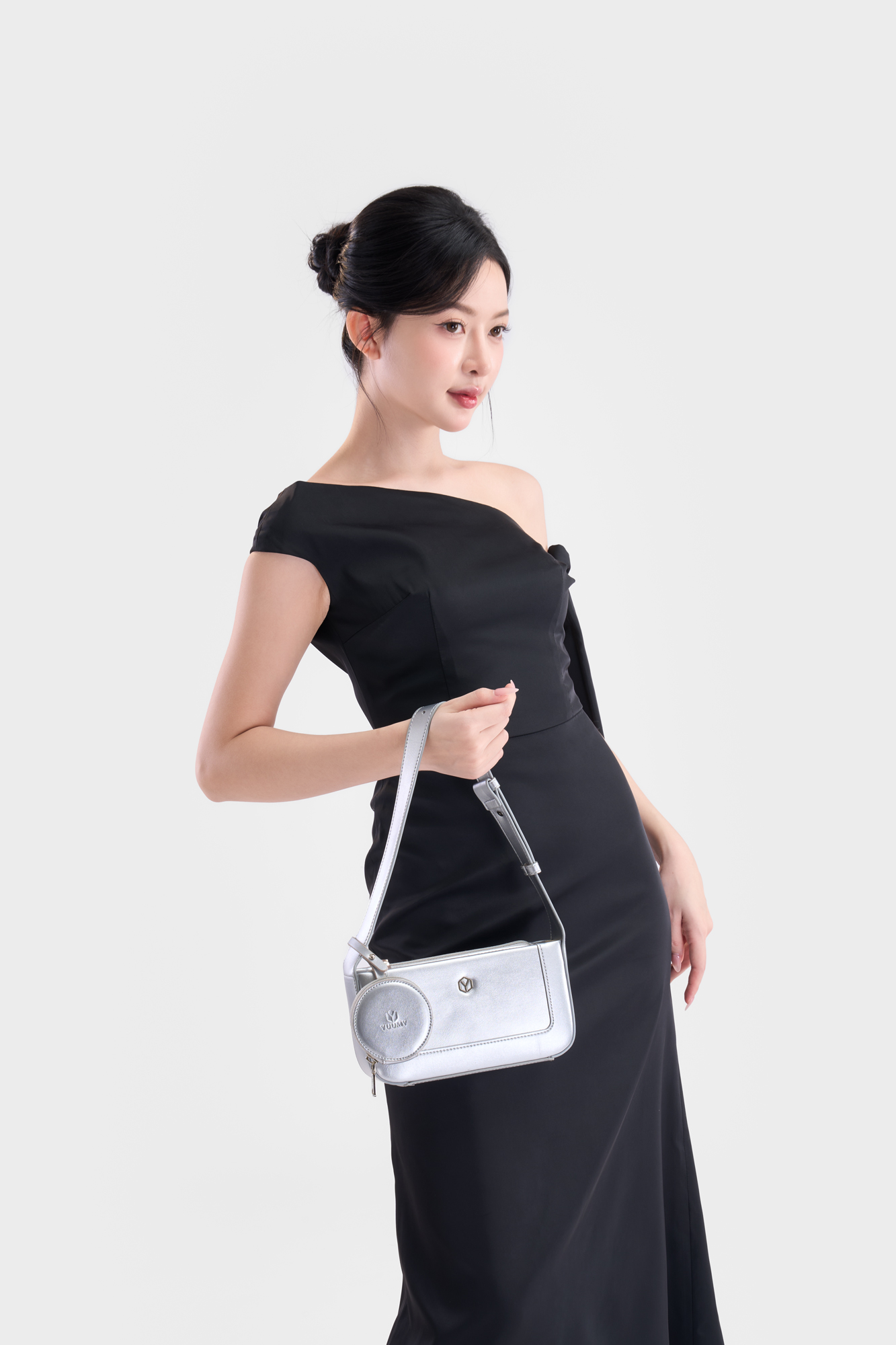 Túi Yuumy ( Thời trang nữ size 22 phối ví mini - Túi đeo chéo da Glossy YN346 )