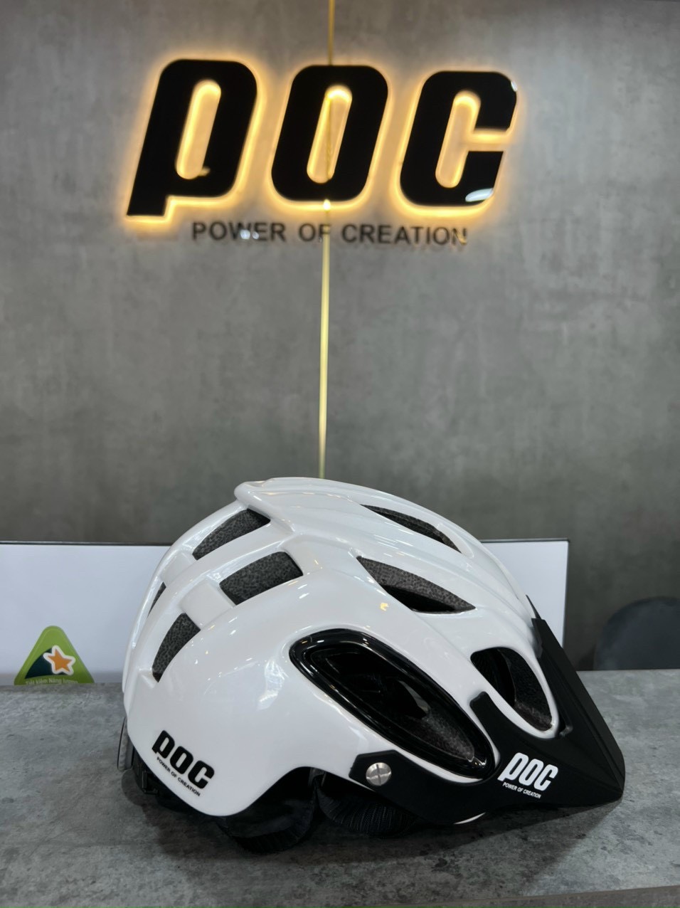 Nón POC 07 Mái Che Đen tặng sticker