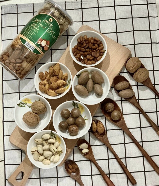 Mixed nuts 6 loại hạt dinh dưỡng Macca, Óc Chó, Hạnh Nhân, Hạt Hồ Đào, Hat Dẻ Cười, Hạt Thông (hũ 500gr)