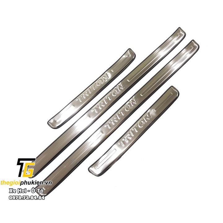 Bộ Ốp bậc cửa, Nẹp bước INOX chân Mitsubishi Triton Triton 2019 – Bên Trong