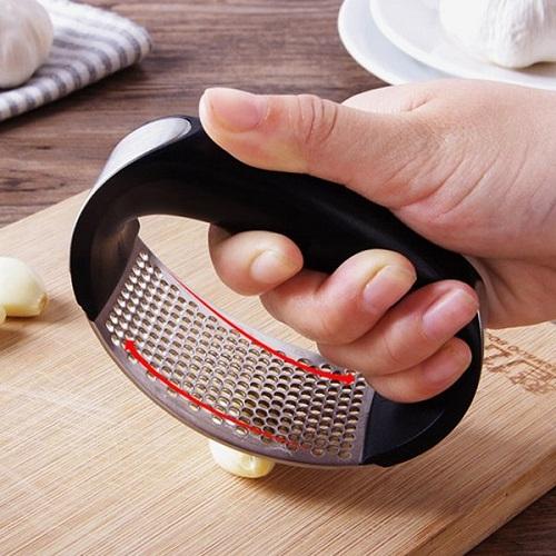 Dụng Cụ Nghiền Tỏi Ớt Cầm Tay Garlic Press Bằng Inox Không Gỉ Tiện Dụng