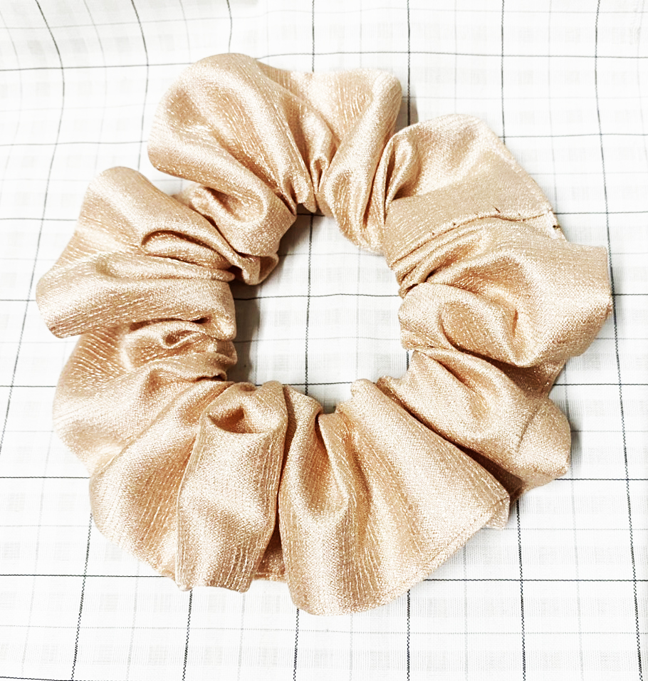 Dây cột tóc scrunchies vải dày màu nâu vàng ánh kim, đeo cột tóc đều đẹp - loại big size (mẫu mới )