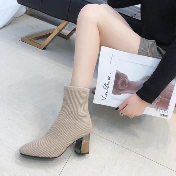 Boots Nữ, Giày Boot Nữ Cao Cổ Gót Vuông 6 Cm Chất Len Êm Hot Trend Cao Cấp AMNZO Hai Màu Đen-Kem Bảo Hành 12 Th